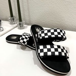 vans cayucas slides sandals size 8